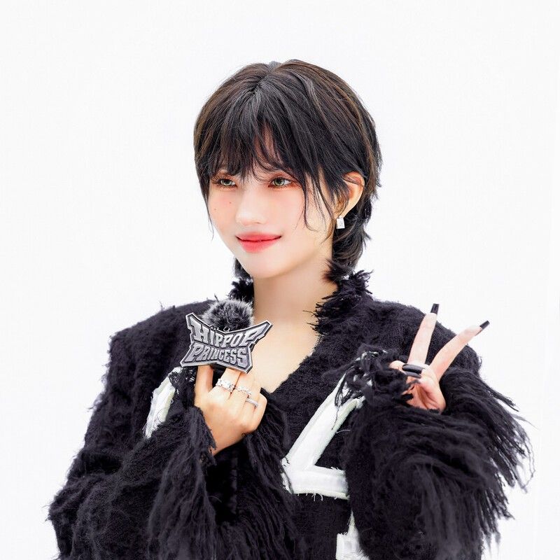 Behind-the-scenes cut of Soyeon (i-dle)