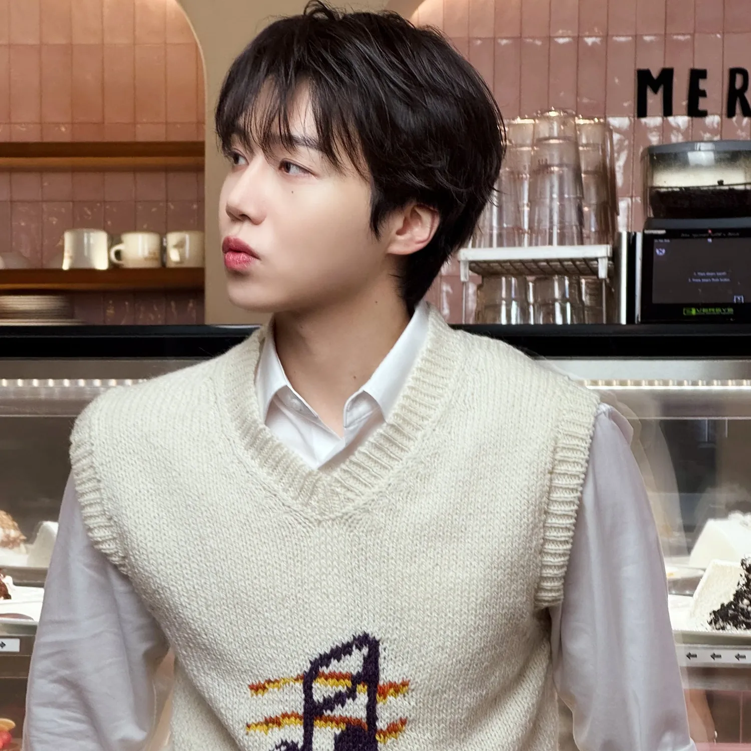 A moment captured by Jinho (PENTAGON)'s fan