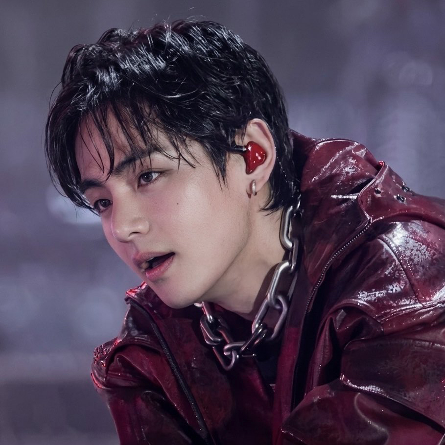 Recent activity shot of V (BTS)