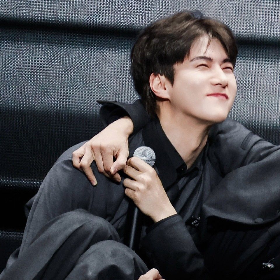 세훈 (EXO)의 비하인드 컷