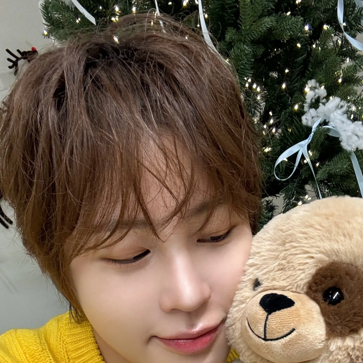 A moment captured by Ha Sungwoon's fan