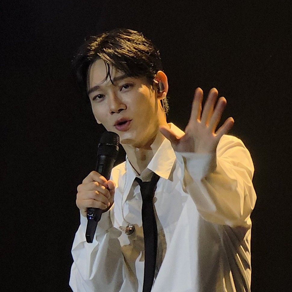 A moment captured by Chen (EXO)'s fan