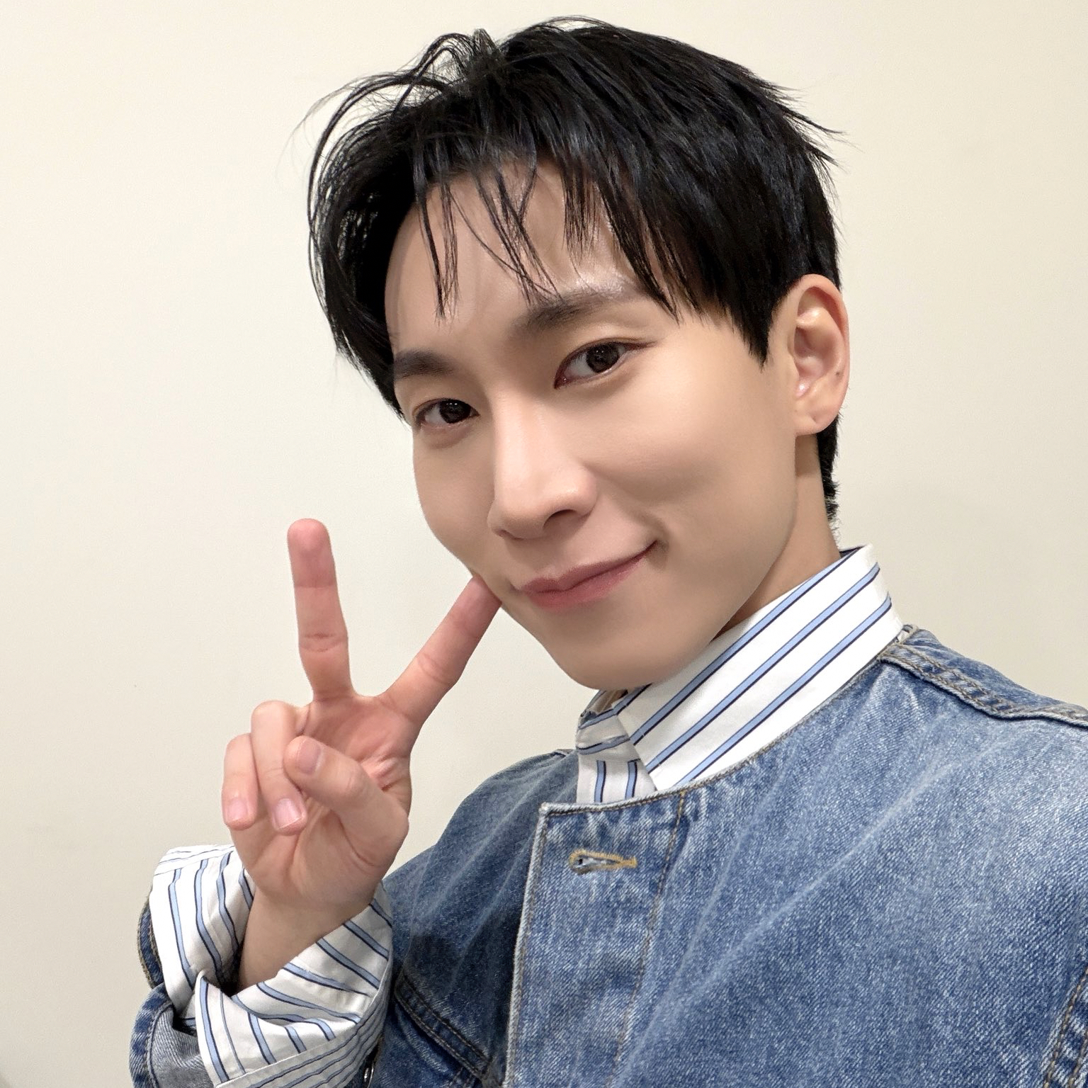 Recent activity shot of Seo Eunkwang (BTOB)