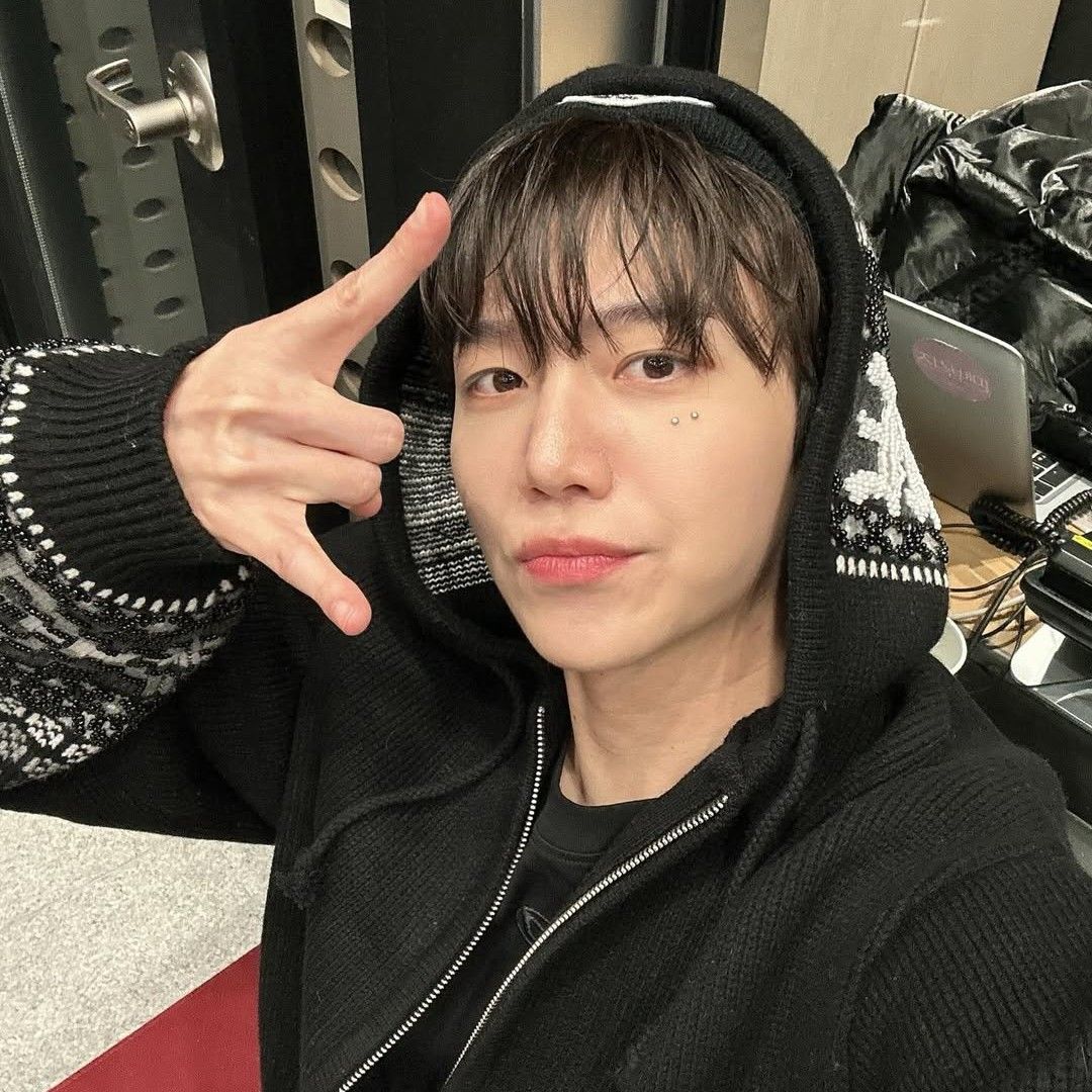 Recent activity shot of Jinho (PENTAGON)