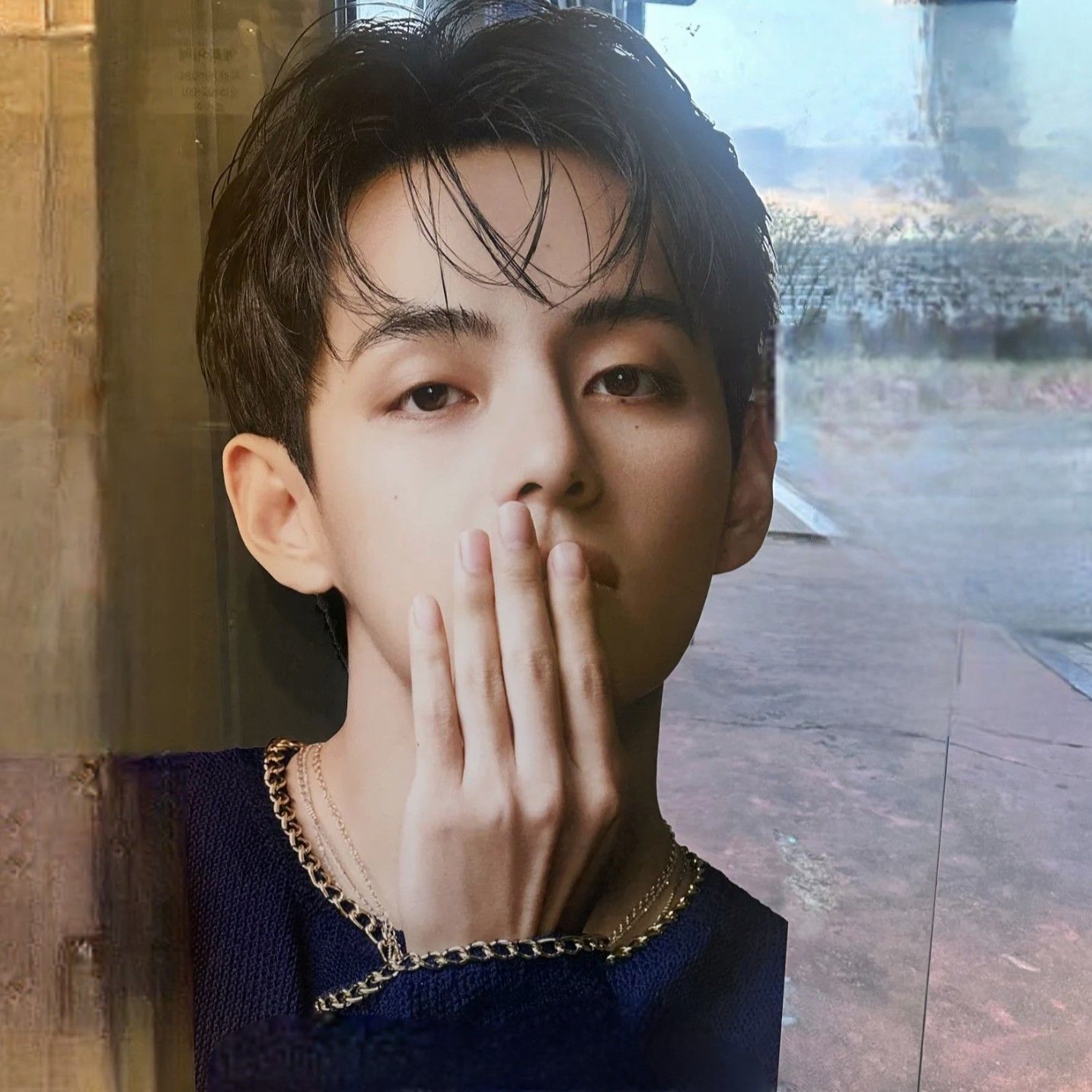 Foto terbaru V (BTS)