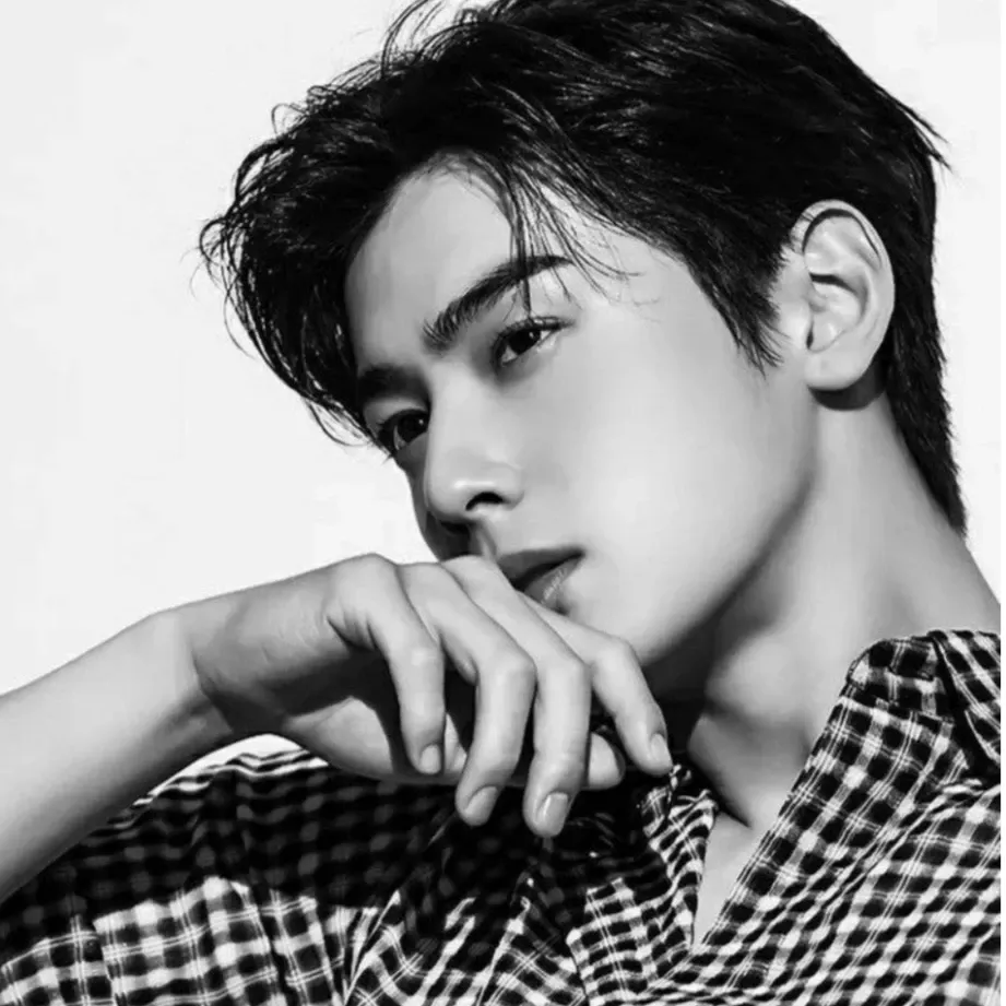 Recent activity shot of Eunwoo (ASTRO)