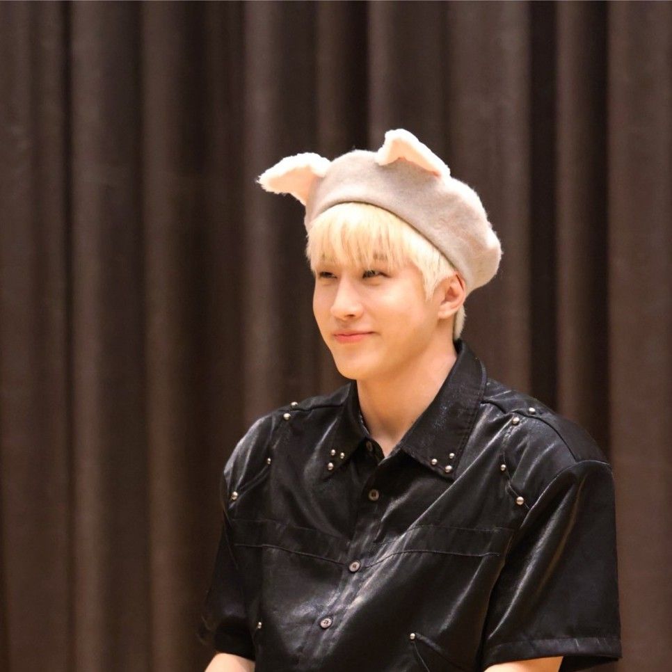 A moment captured by Jinjin (ASTRO)'s fan