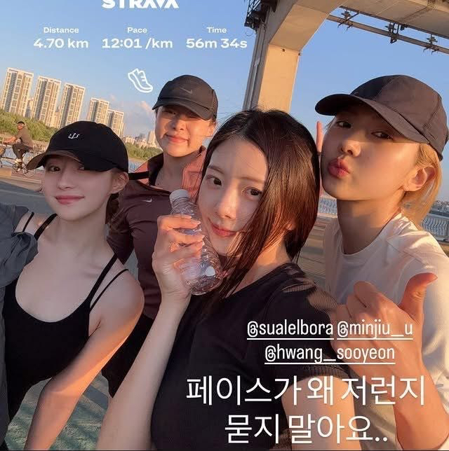 A moment captured by DREAMCATCHER's fan
