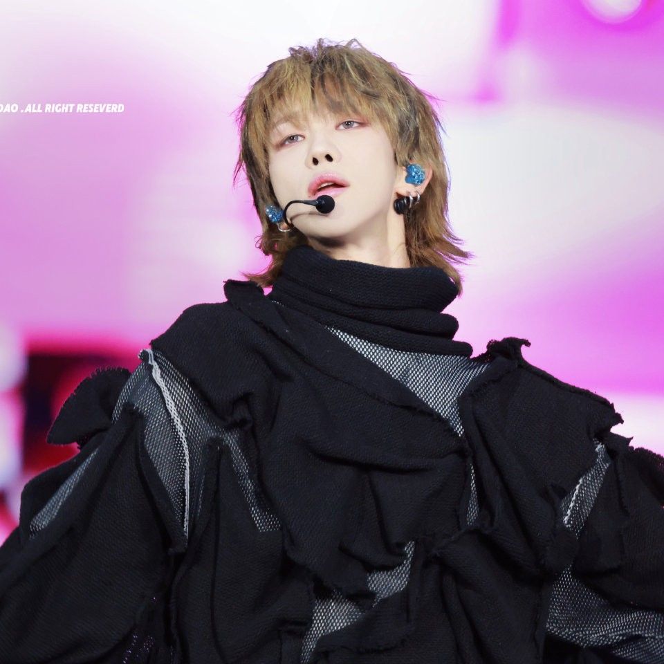 Behind-the-scenes cut of The 8 (SEVENTEEN)