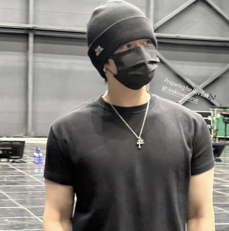 Behind-the-scenes cut of Stray Kids