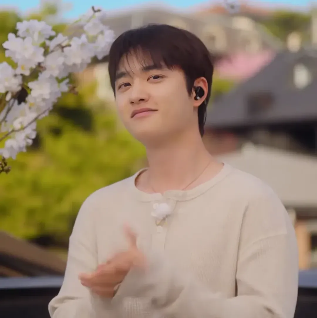 Momen yang diabadikan oleh penggemar D.O. (EXO)