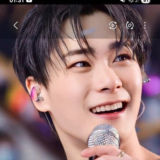 Latest photo of Moonbin (ASTRO)