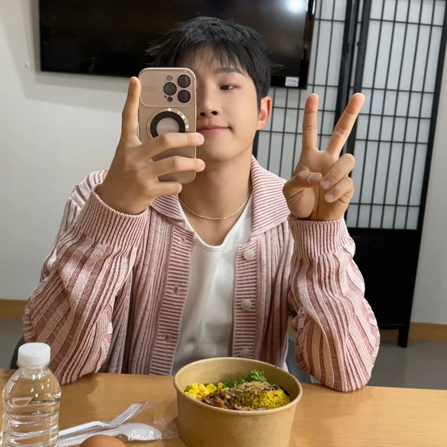 Behind-the-scenes cut of Jinjin (ASTRO)