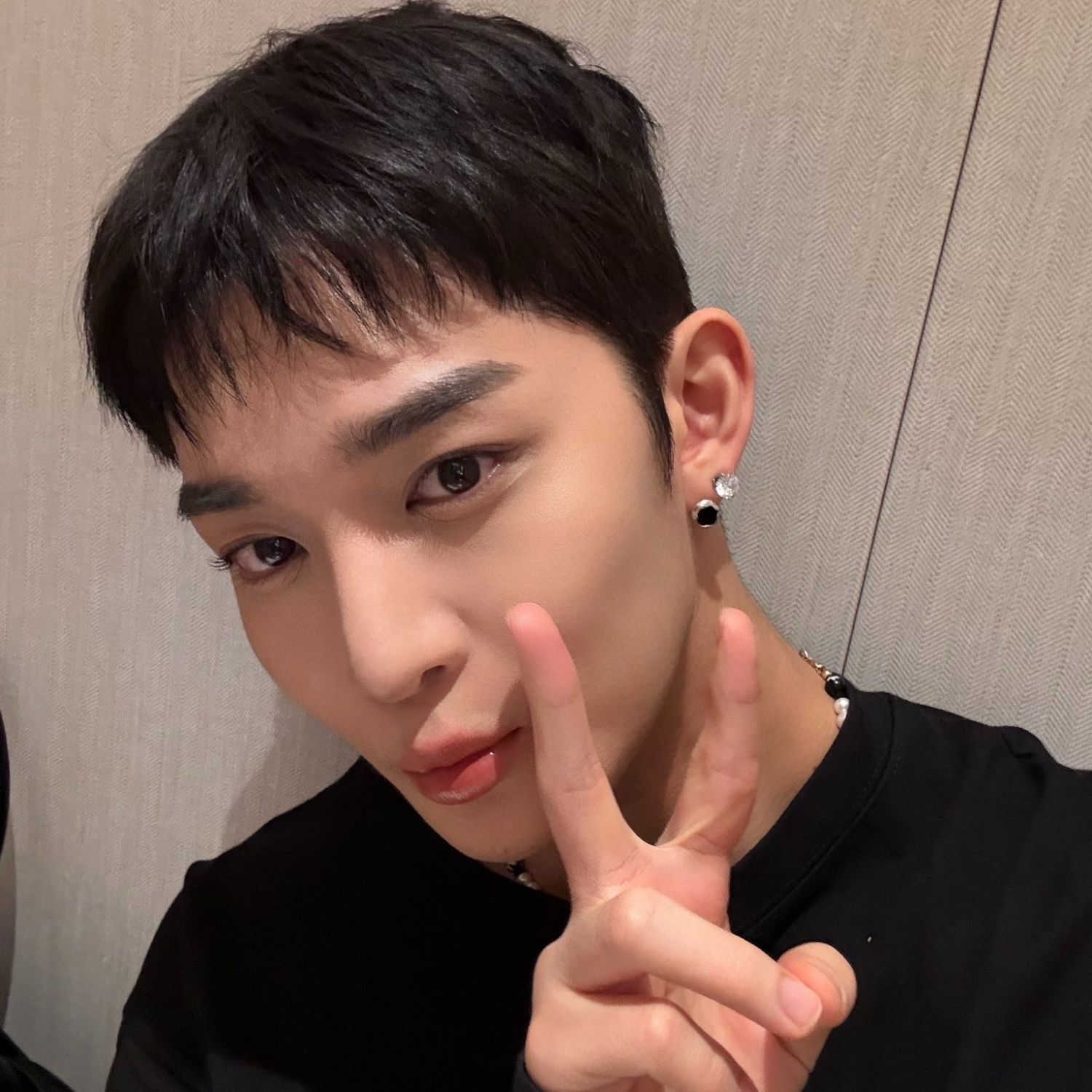 Recent activity shot of Bae Jinyoung