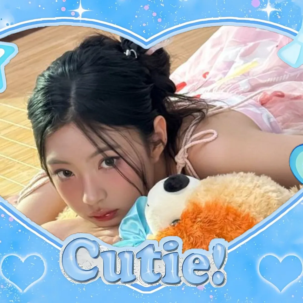 A moment captured by KYA (KiiiKiii)'s fan