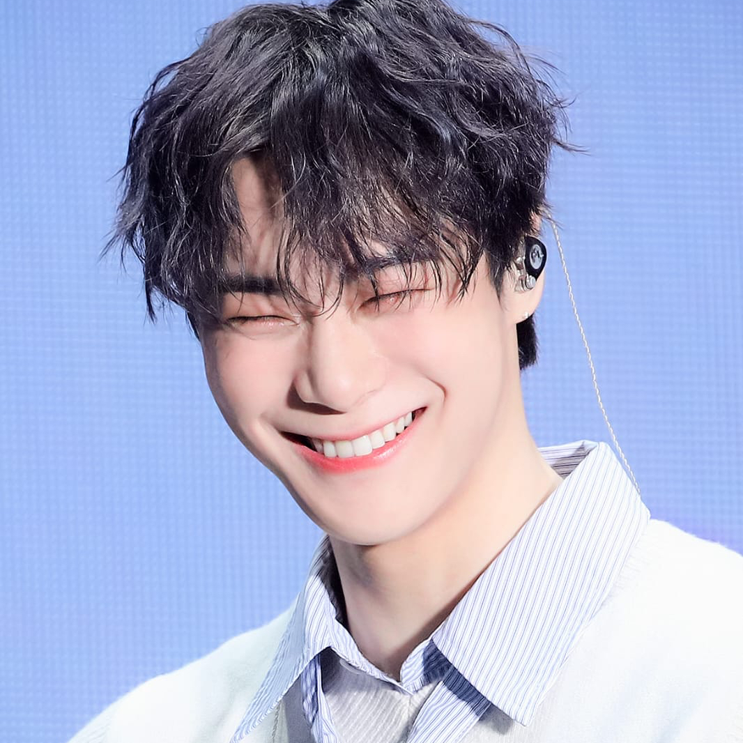 아스트로의 최신 사진