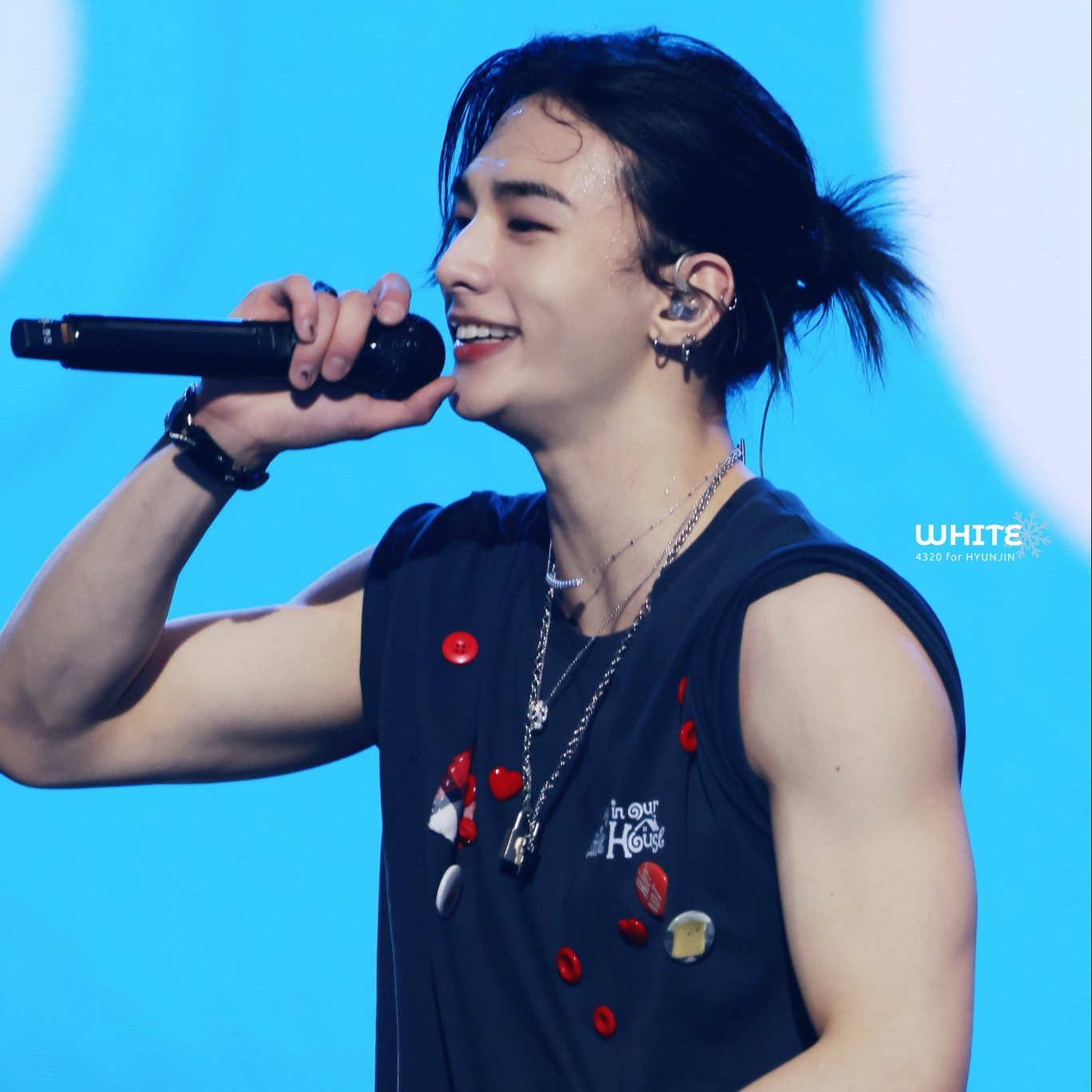 Latest photo of Hyunjin (Stray Kids)