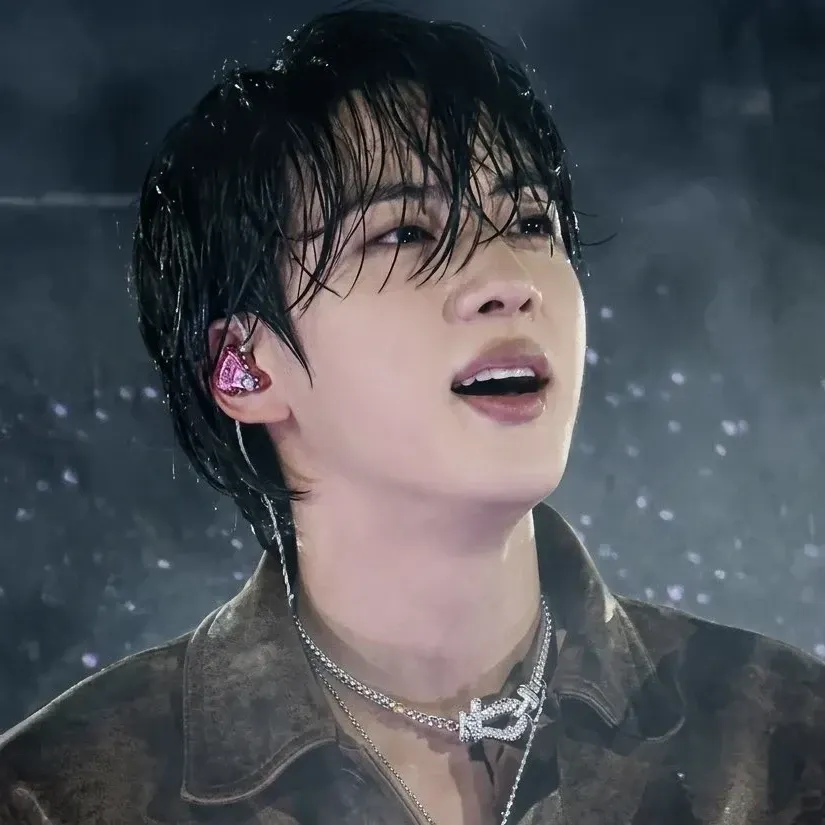 Foto aktivitas terbaru Jin (BTS)