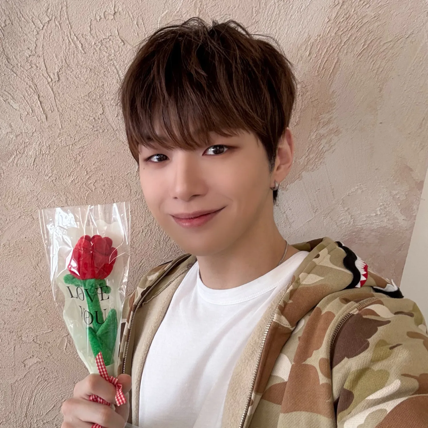Behind-the-scenes cut of Kang Daniel