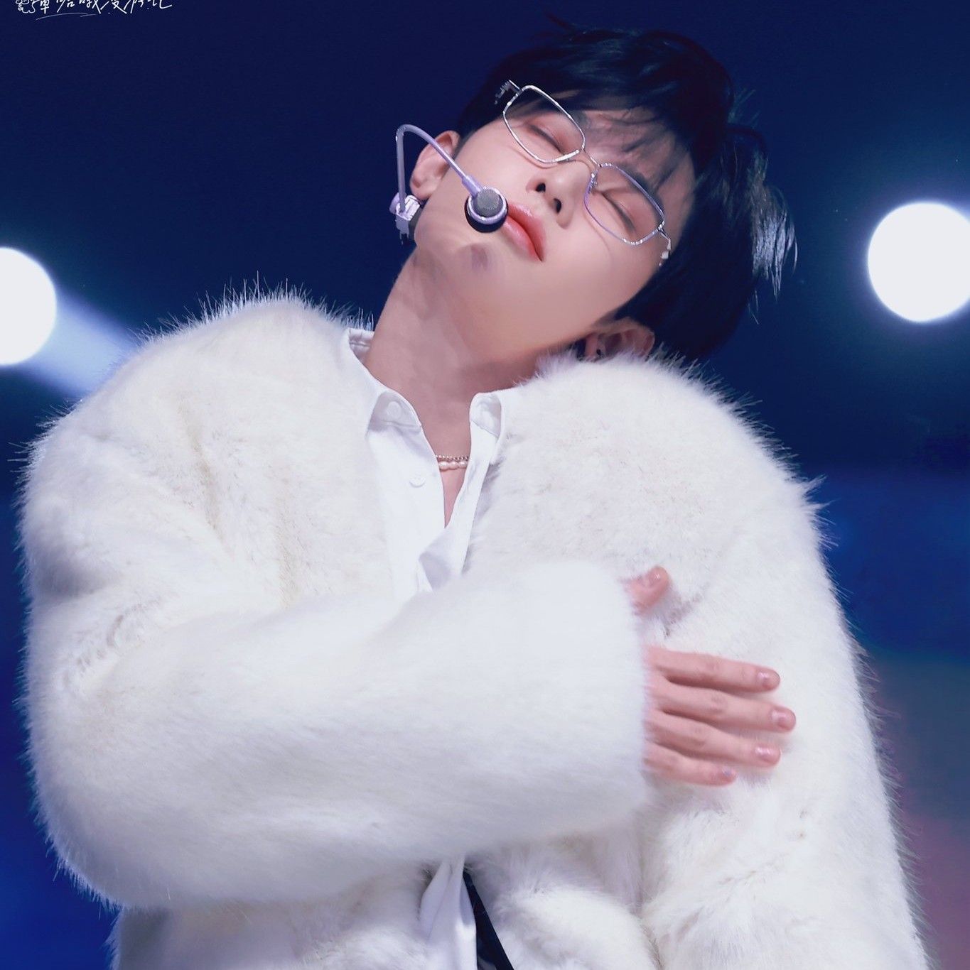 A moment captured by Zhang Hao (ZEROBASEONE)'s fan