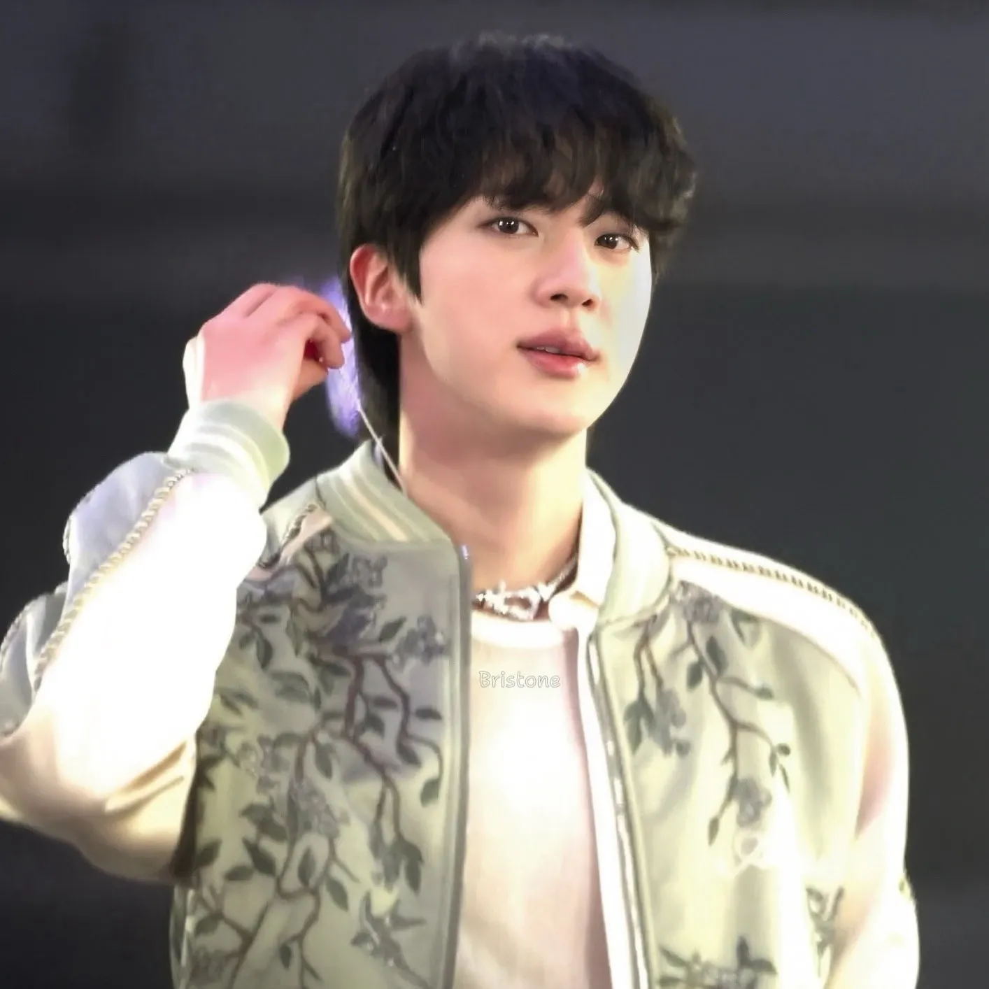 Potret di balik layar Jin (BTS)