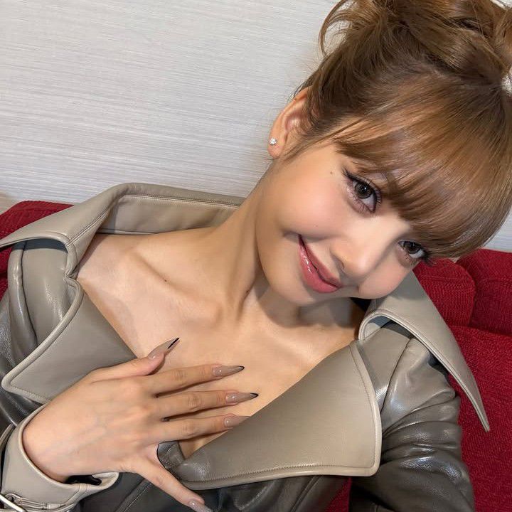 A moment captured by Lisa (BLACKPINK)'s fan