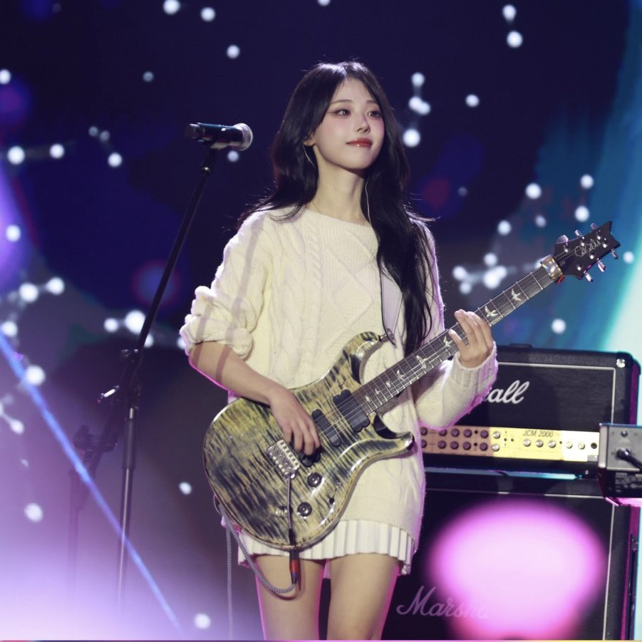 Behind-the-scenes cut of QWER