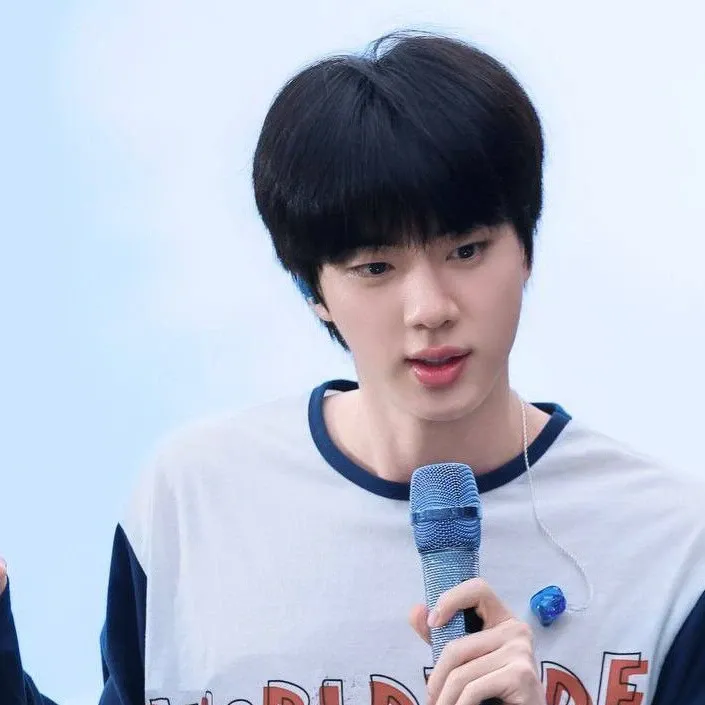 진 (방탄소년단)의 최신 사진