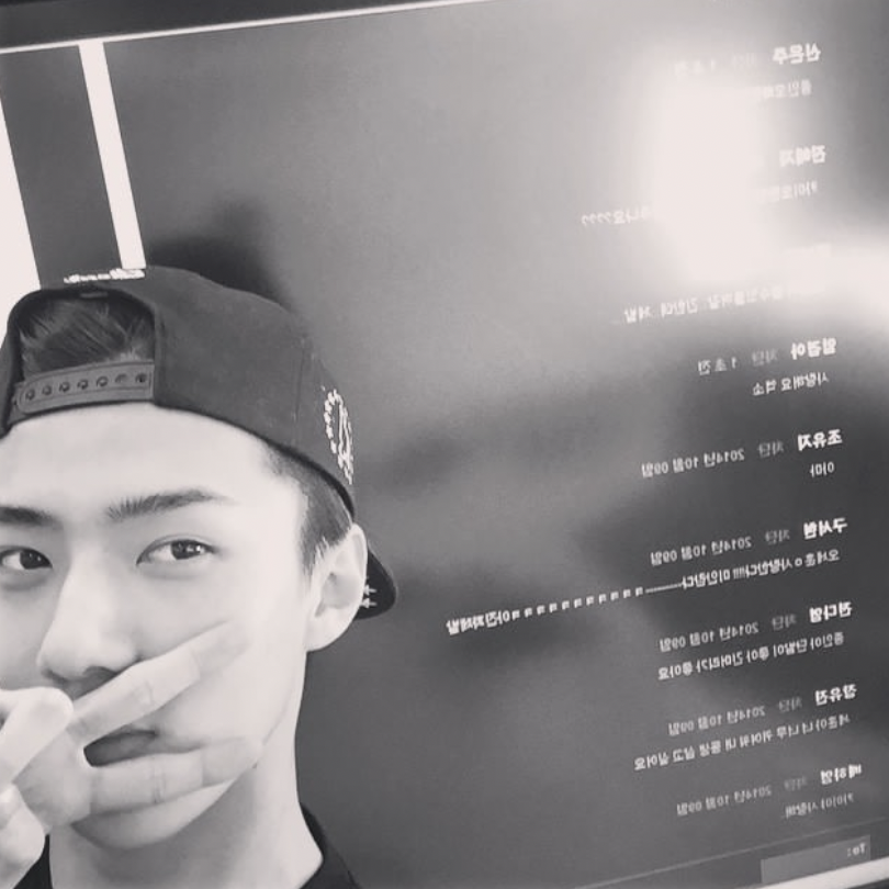 세훈 (EXO)의 비하인드 컷