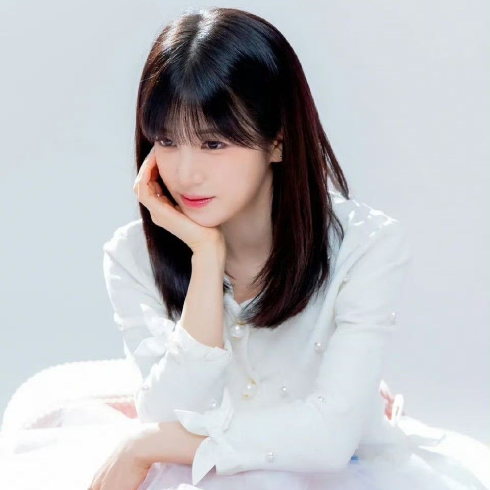 Recent activity shot of Park Chorong (Apink)