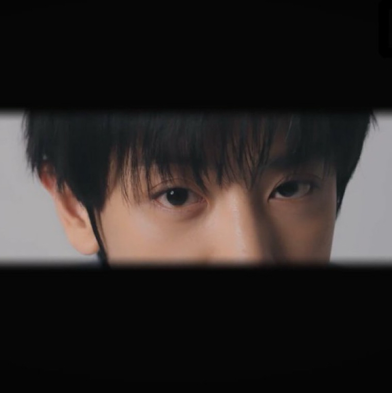 Recent activity shot of Chanyeol (EXO)