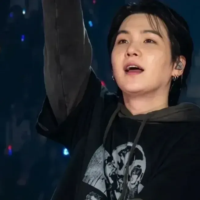 Potret di balik layar SUGA (BTS)
