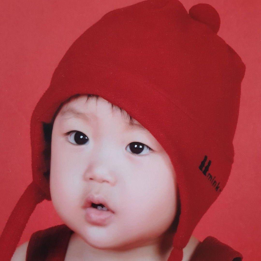 Latest photo of Doyoung (TREASURE)