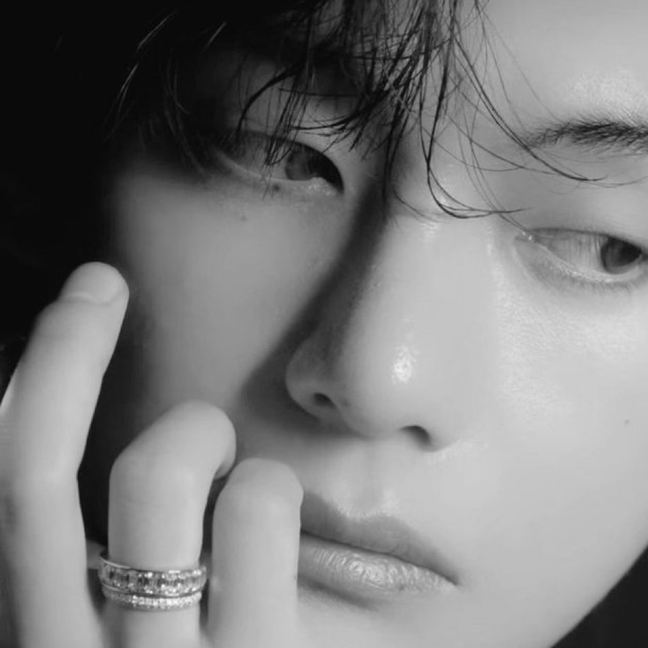 V (BTS)の最新写真