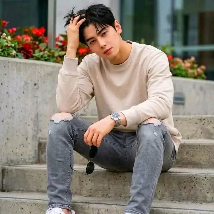 Latest photo of Eunwoo (ASTRO)