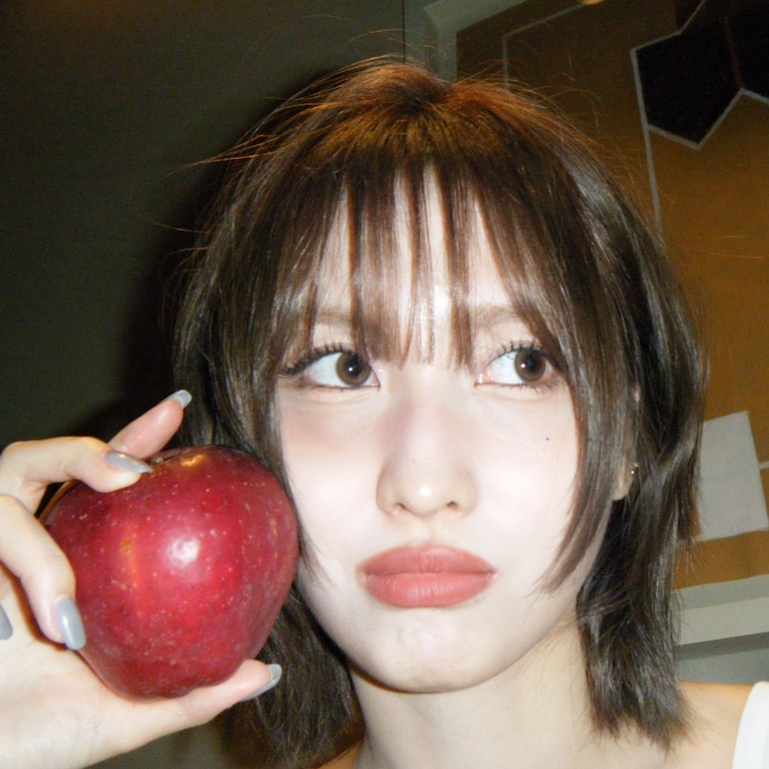 Momo (TWICE)的最新照片