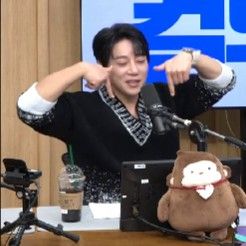 Behind-the-scenes cut of Hwang Chiyeol