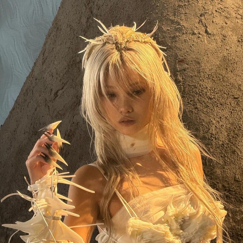 Behind-the-scenes cut of Soyeon (i-dle)