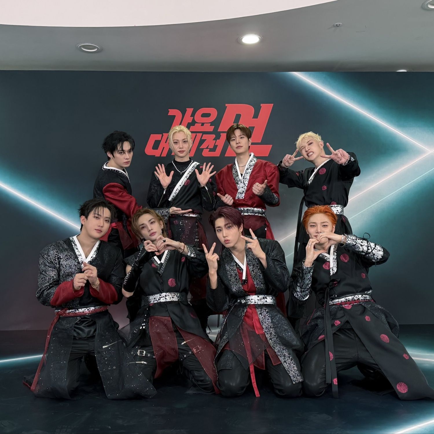 Behind-the-scenes cut of Stray Kids