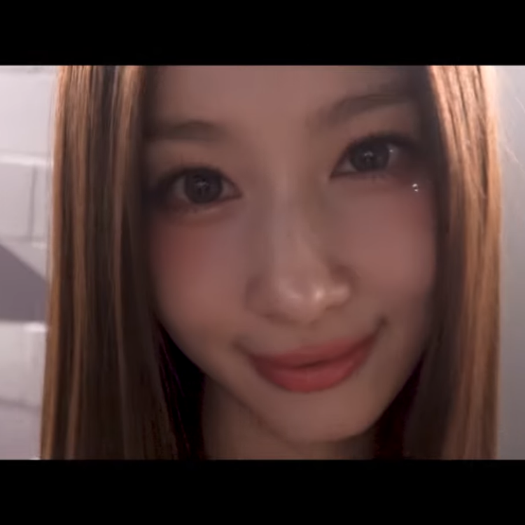 Sana (TWICE)的最新活动照片