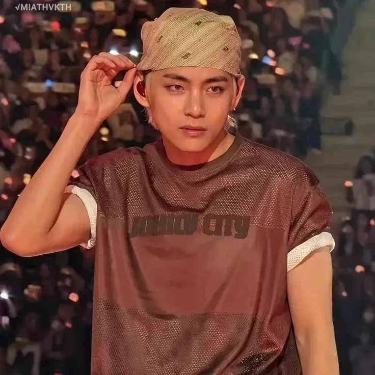 뷔 (방탄소년단)의 비하인드 컷