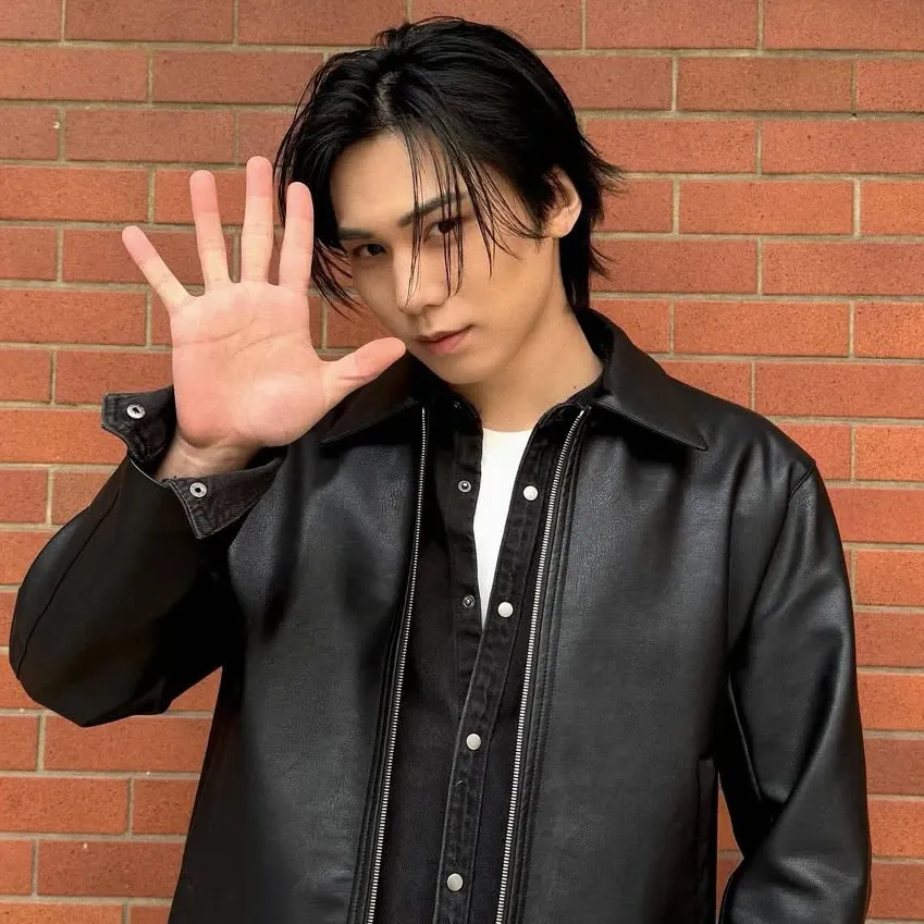 A moment captured by Rocky's fan