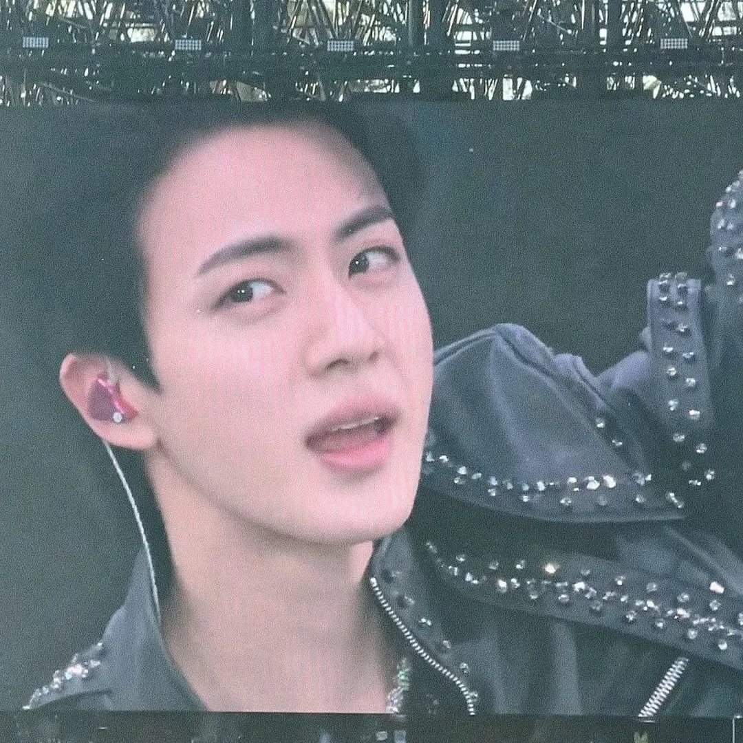 진 (방탄소년단)의 최신 사진