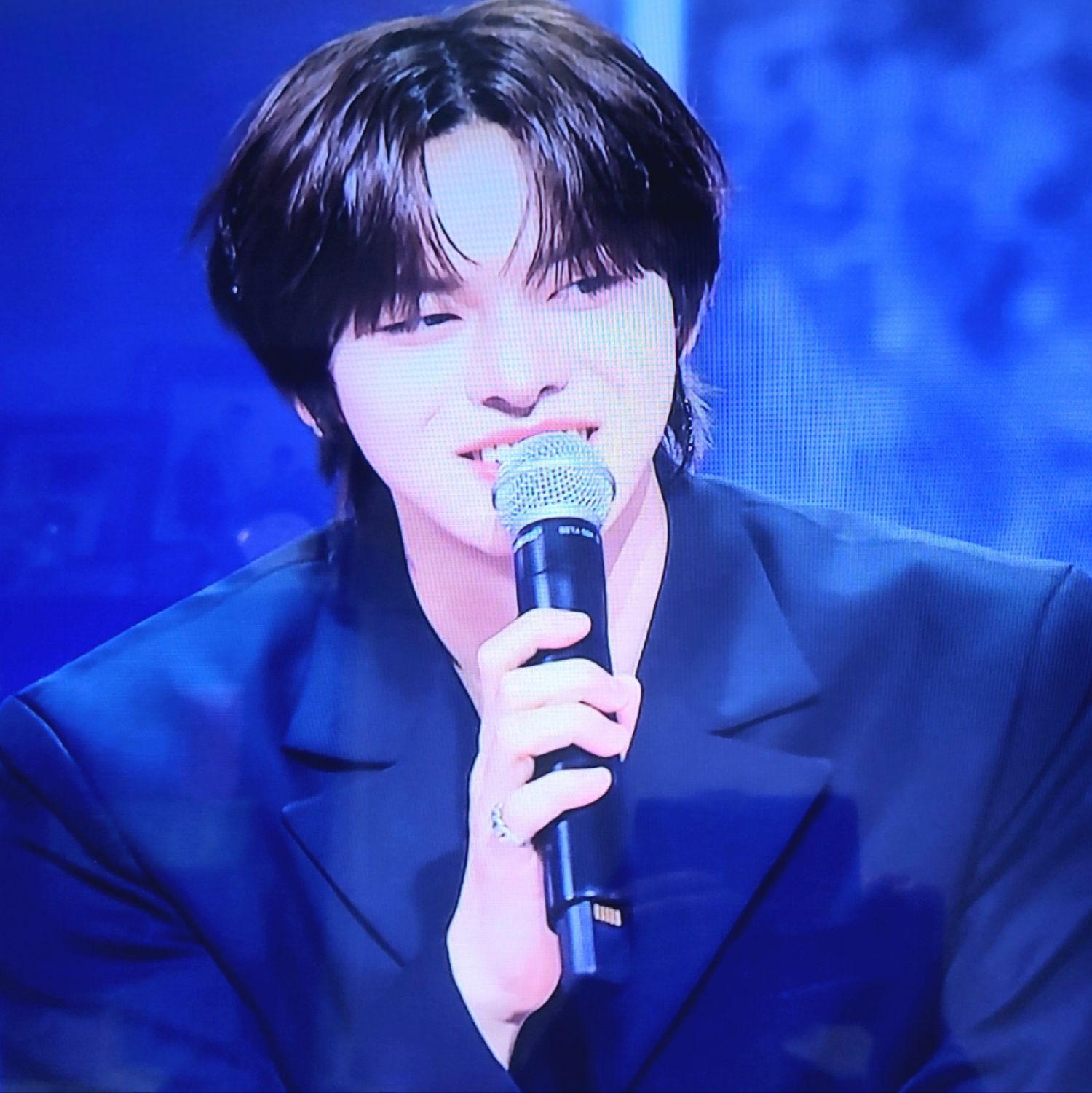 A moment captured by Lee Leo (ALPHA DRIVE ONE)'s fan