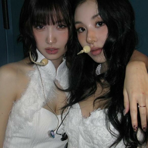 Foto terbaru Momo (TWICE)