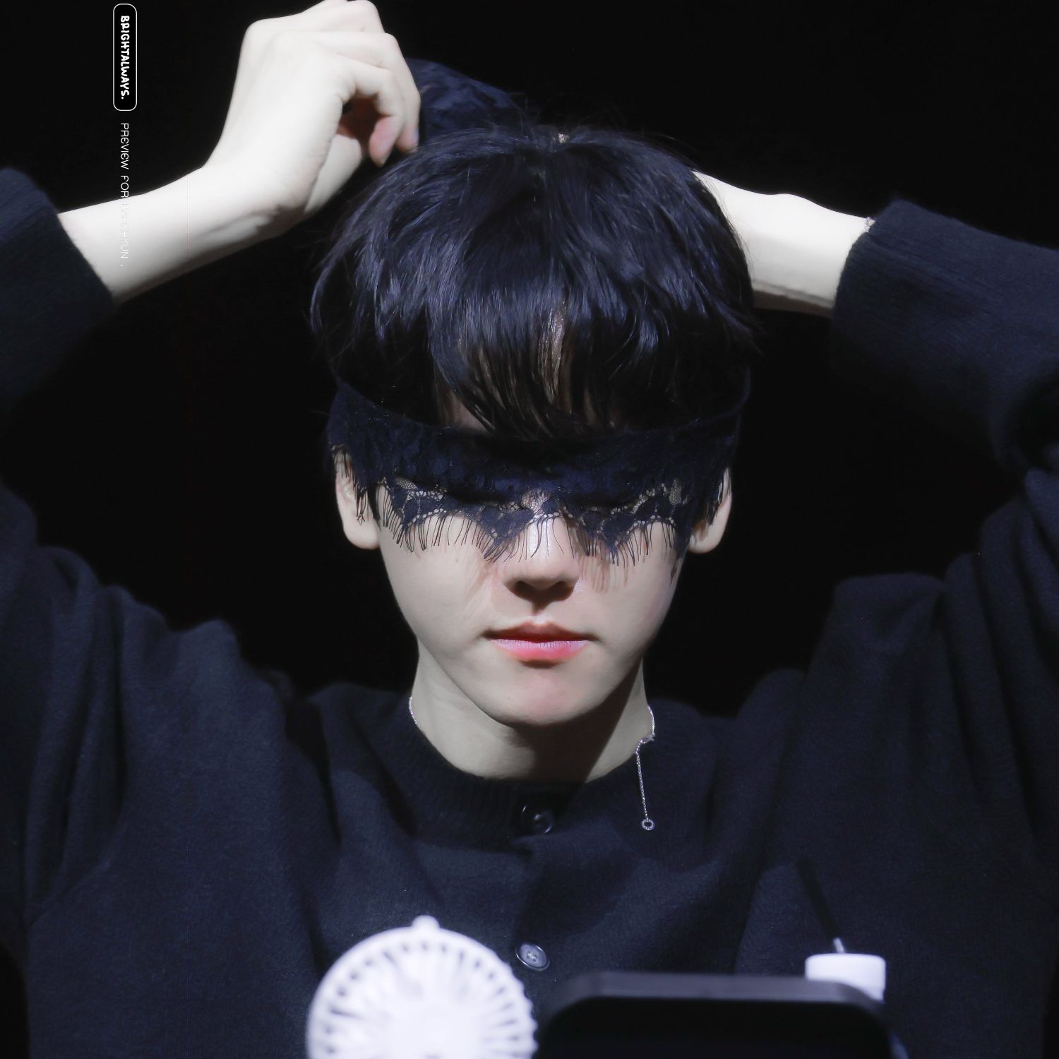 Behind-the-scenes cut of Baekhyun (EXO)