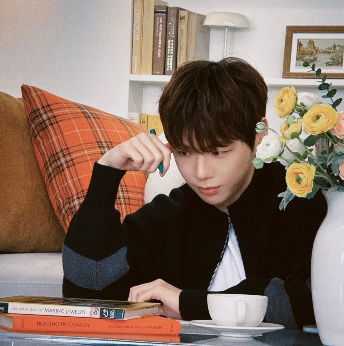 강다니엘의 비하인드 컷