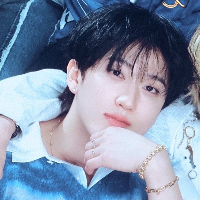 Behind-the-scenes cut of Changbin (Stray Kids)