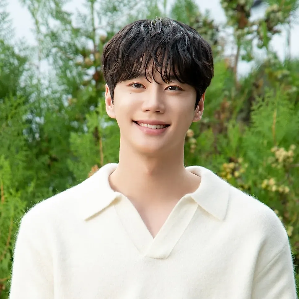 Latest photo of Lee Junyoung