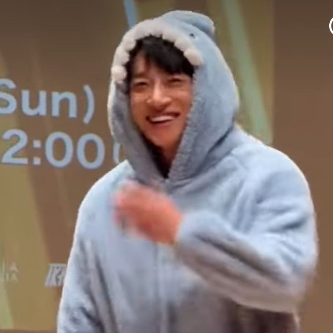 A moment captured by Hwang Chiyeol's fan